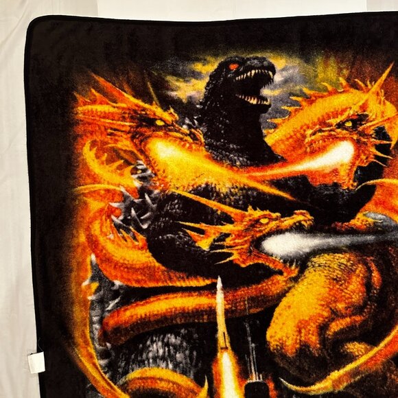 Godzilla vs King Ghidorah 46" x 60" Plush Throw Blanket - Picture 8 of 12